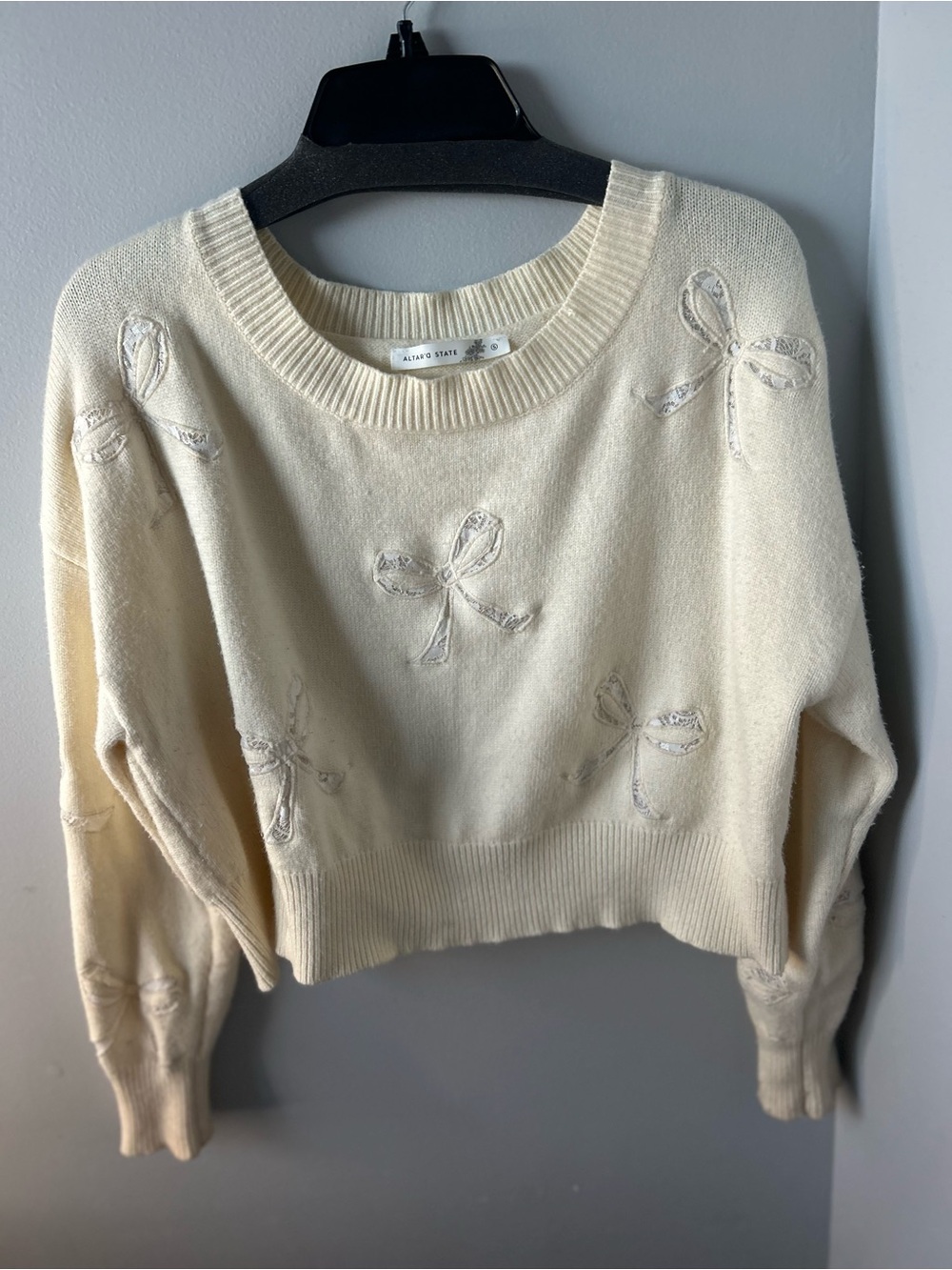 Cream Bow Embroidered Cropped Sweater - Women